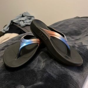 OOFOS Women’s size 7